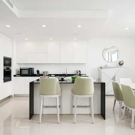 Marina View 7 With Pool By Homing Lagos